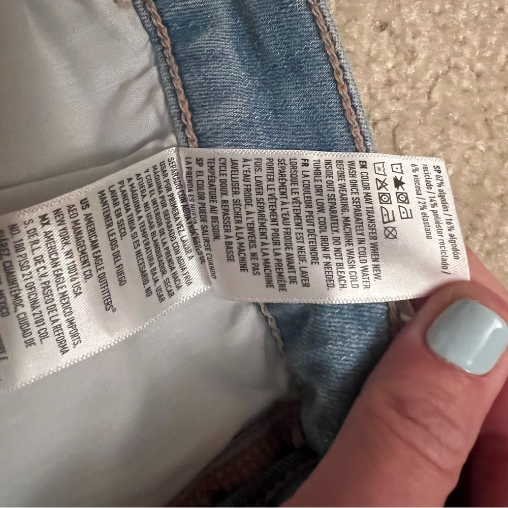 American Eagle Outfitters Light Wash Blue High-Rise Skinny Jeans - Picture 9 of 10